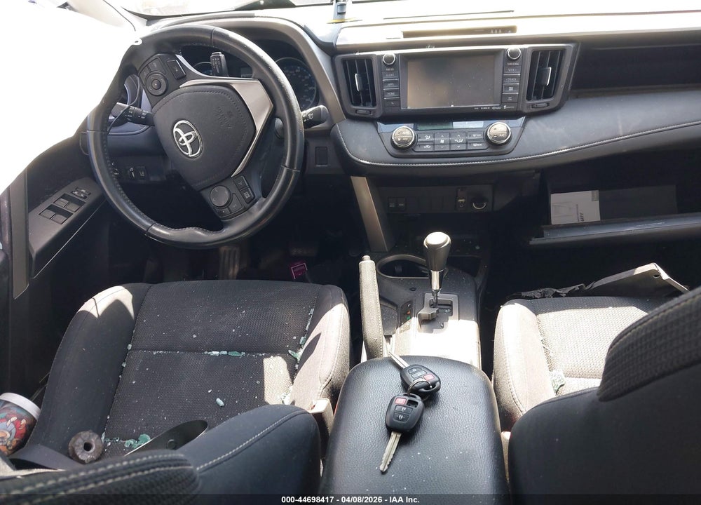 2017 TOYOTA RAV4 XLE VIN: 2T3RFREV0HW552135