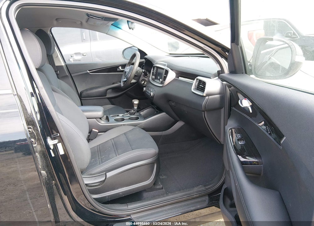 2019 KIA SORENTO 2.4L L VIN: 5XYPG4A37KG589085