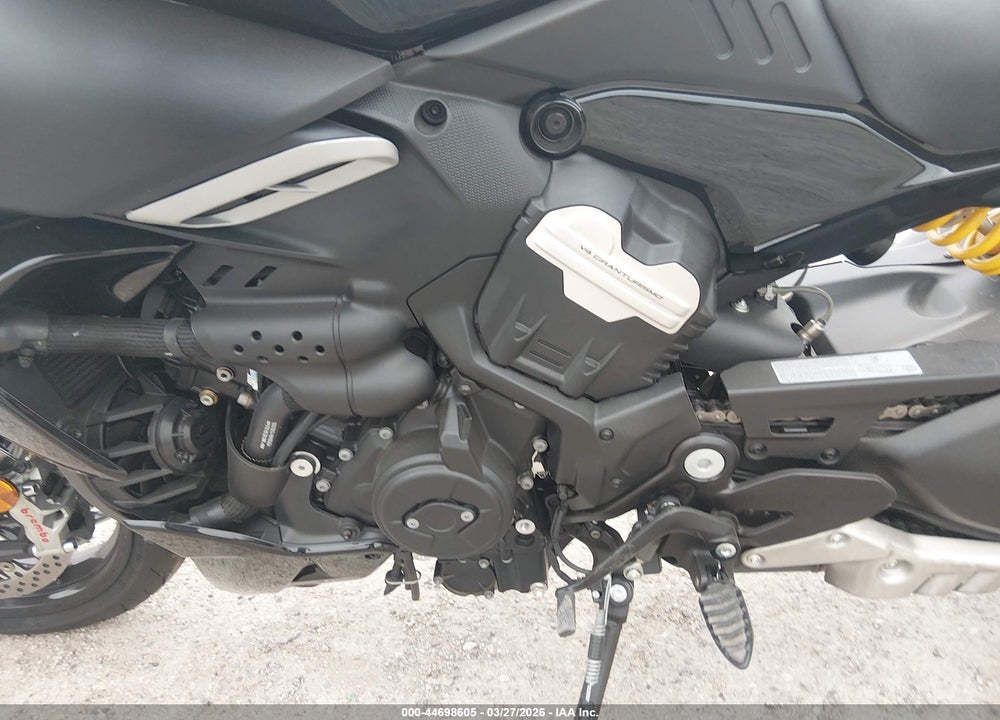 2023 DUCATI DIAVEL V4 VIN: ZDMGAR1W9PB002271