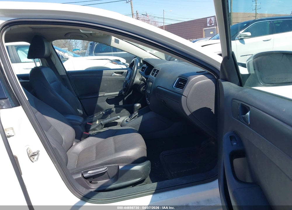 2011 VOLKSWAGEN JETTA 2.5L SE VIN: 3VWDZ7AJ4BM358870