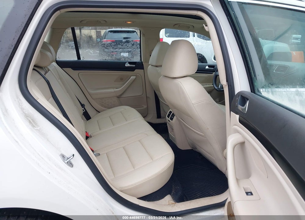 2012 VOLKSWAGEN JETTA SPORTWAGEN 2.5L SE VIN: 3VWPP7AJ8CM712572