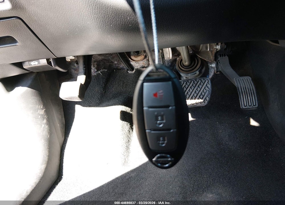 2015 NISSAN PATHFINDER S VIN: 5N1AR2MM0FC643146