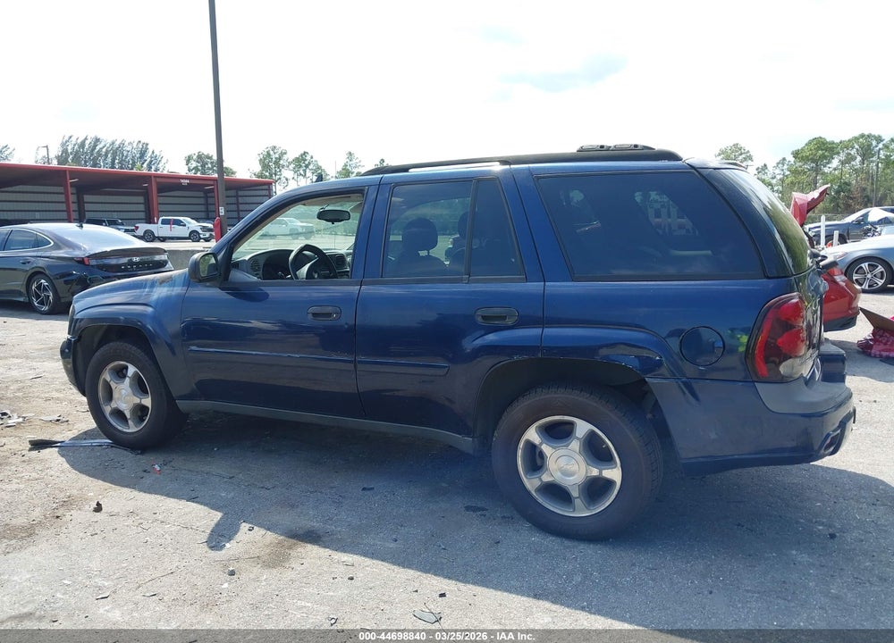 2007 CHEVROLET TRAILBLAZER LS VIN: 1GNDS13S172221725