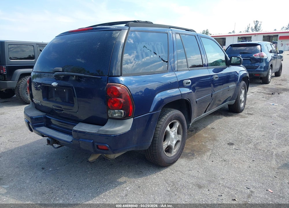 2007 CHEVROLET TRAILBLAZER LS VIN: 1GNDS13S172221725