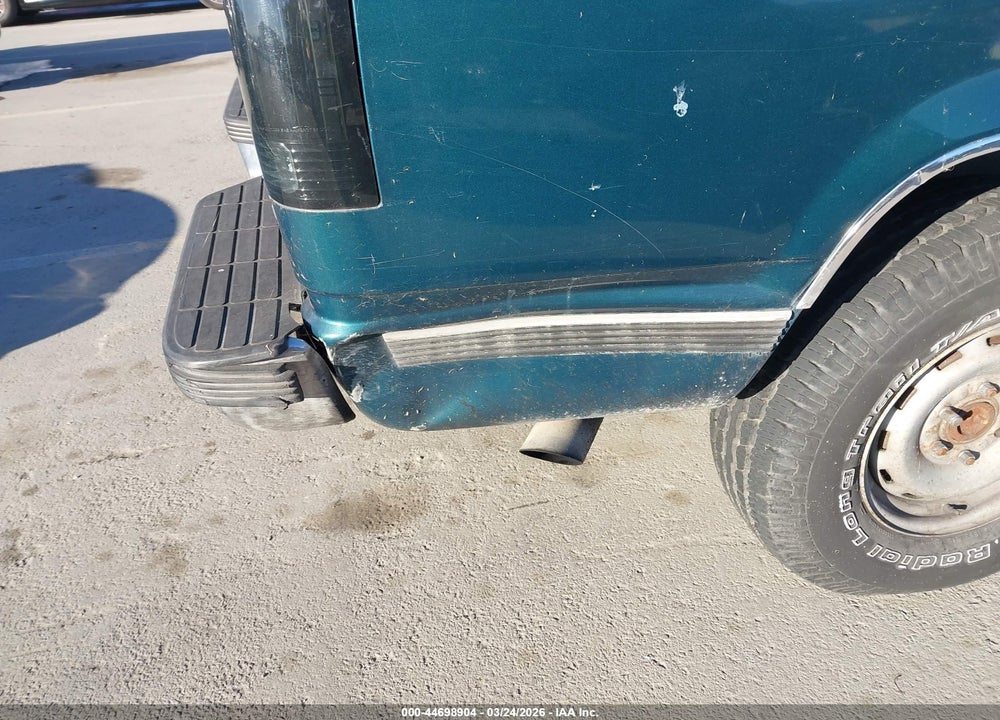 1995 CHEVROLET TAHOE K1500 VIN: 1GNEK13K6SJ362180