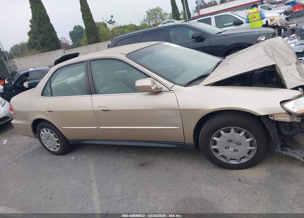 2001 HONDA ACCORD 2.3 LX VIN: 3HGCG66501G702199