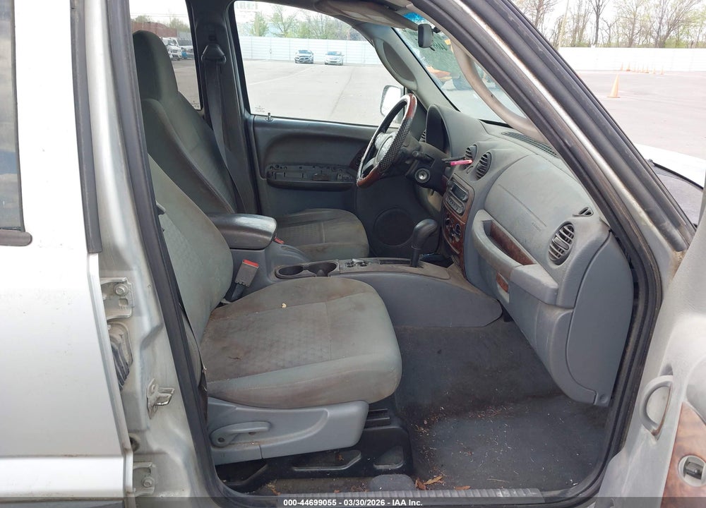 2005 JEEP LIBERTY SPORT VIN: 1J4GL48K55W528733