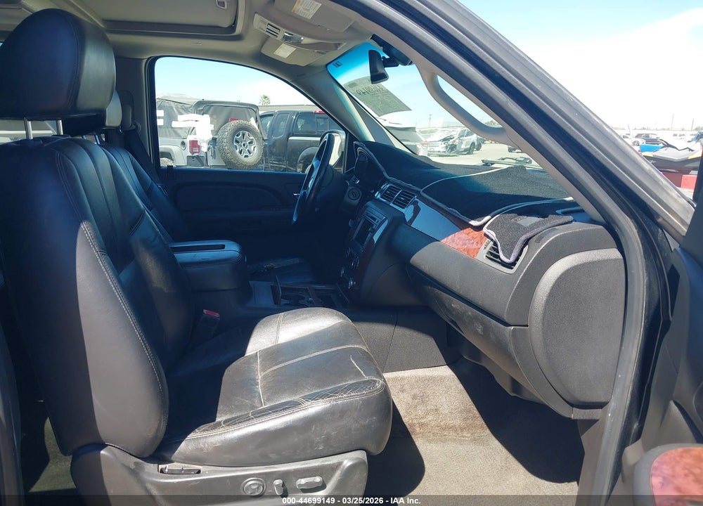 2008 CHEVROLET SUBURBAN 1500 LTZ VIN: 3GNFC16068G165810