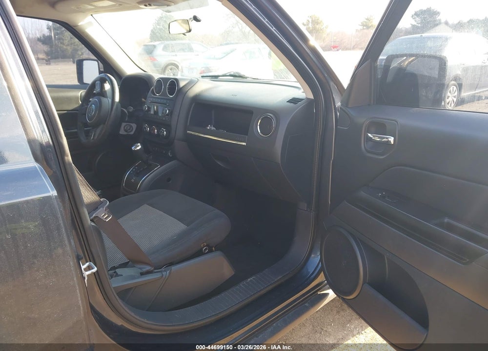 2014 JEEP PATRIOT LATITUDE VIN: 1C4NJPFB7ED905680