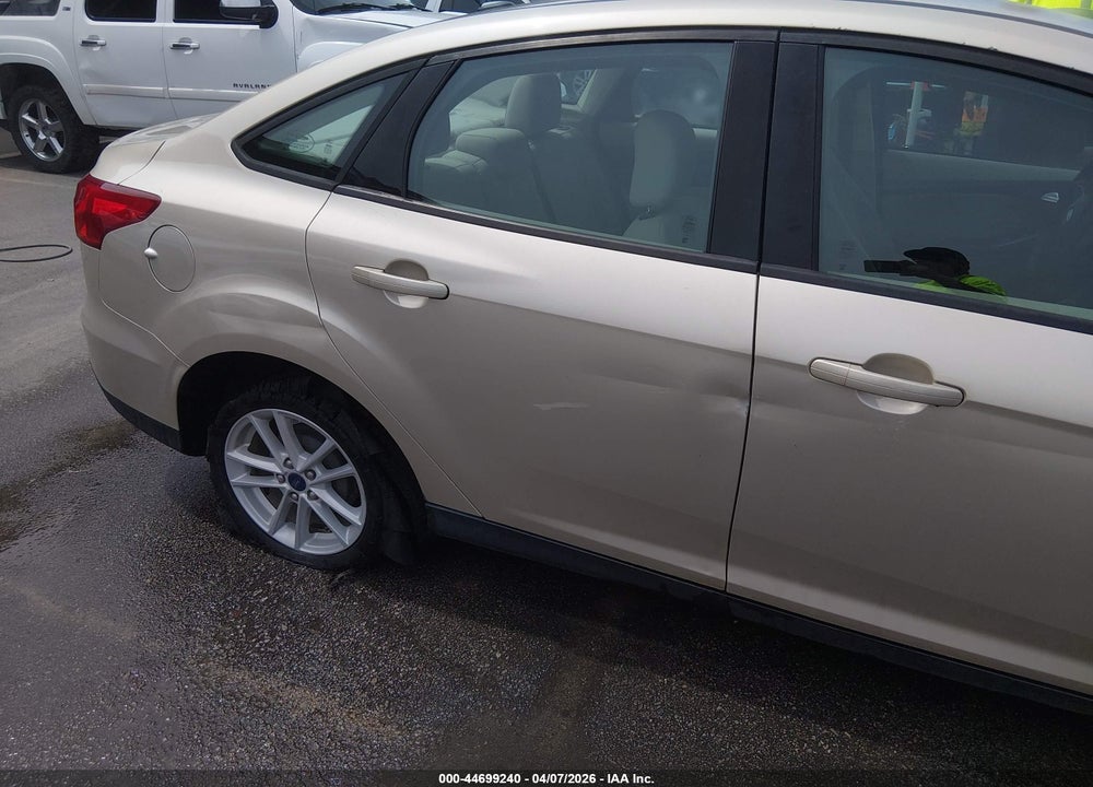 2017 FORD FOCUS SE VIN: 1FADP3F25HL274706