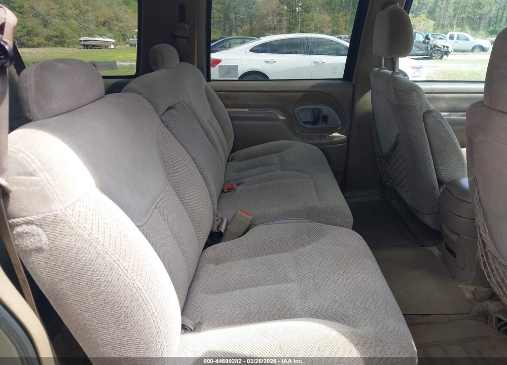 1999 CHEVROLET SUBURBAN 1500 VIN: 3GNEC16R4XG139487