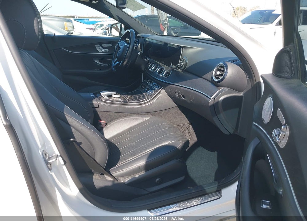2019 MERCEDES-BENZ E 300 VIN: WDDZF4JB7KA681404