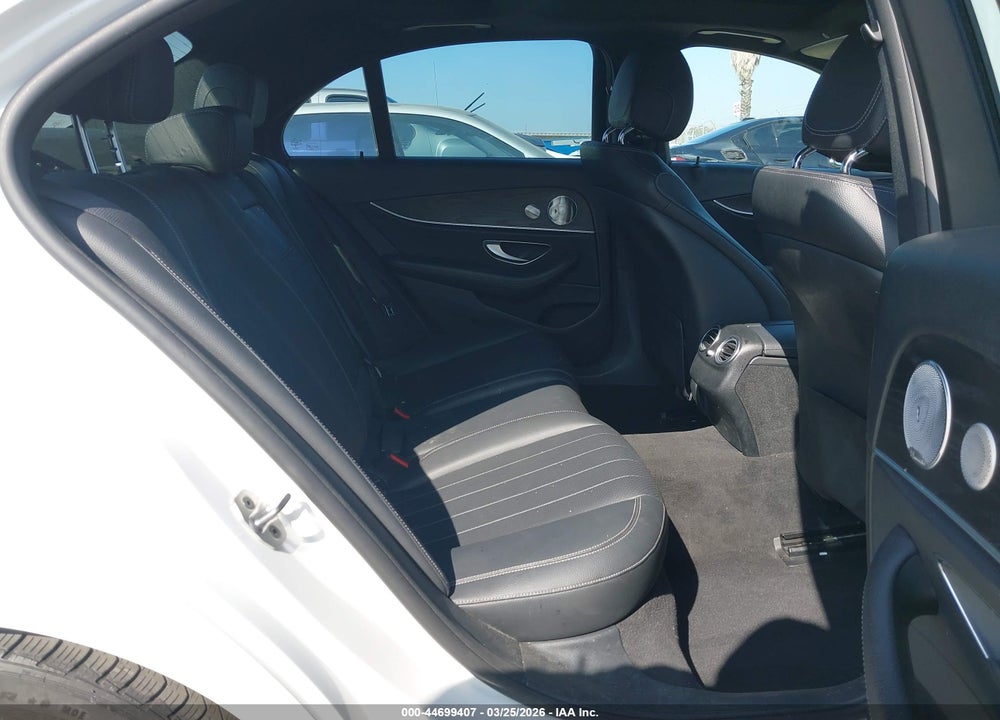 2019 MERCEDES-BENZ E 300 VIN: WDDZF4JB7KA681404