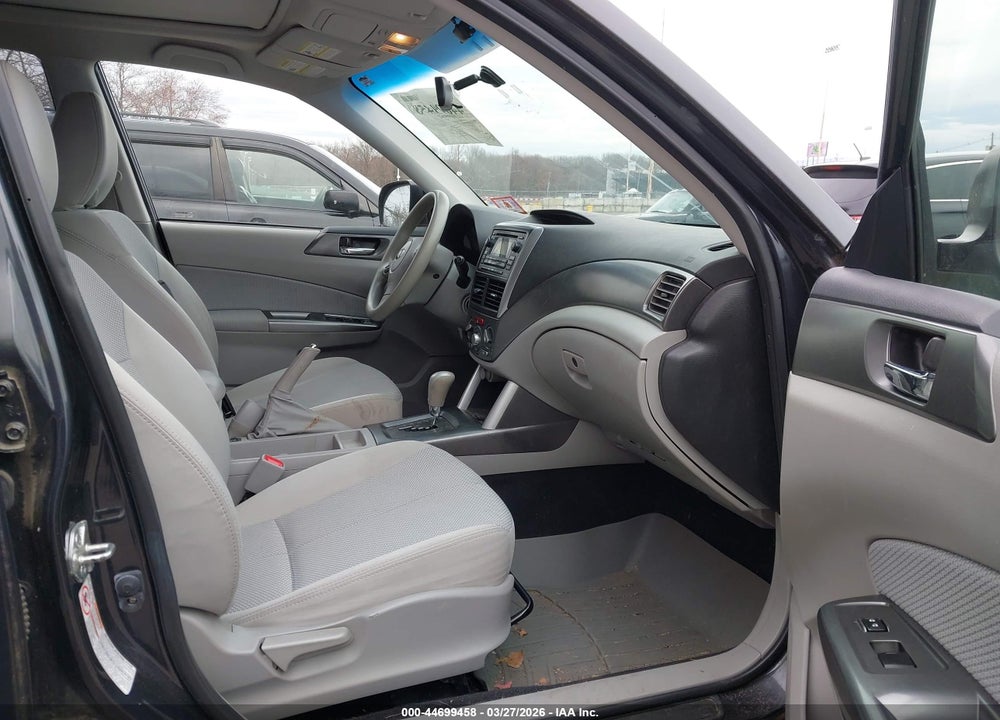 2011 SUBARU FORESTER 2.5X PREMIUM VIN: JF2SHADC0BH744621