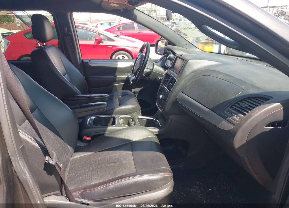 2016 DODGE GRAND CARAVAN R/T VIN: 2C4RDGEG3GR324361