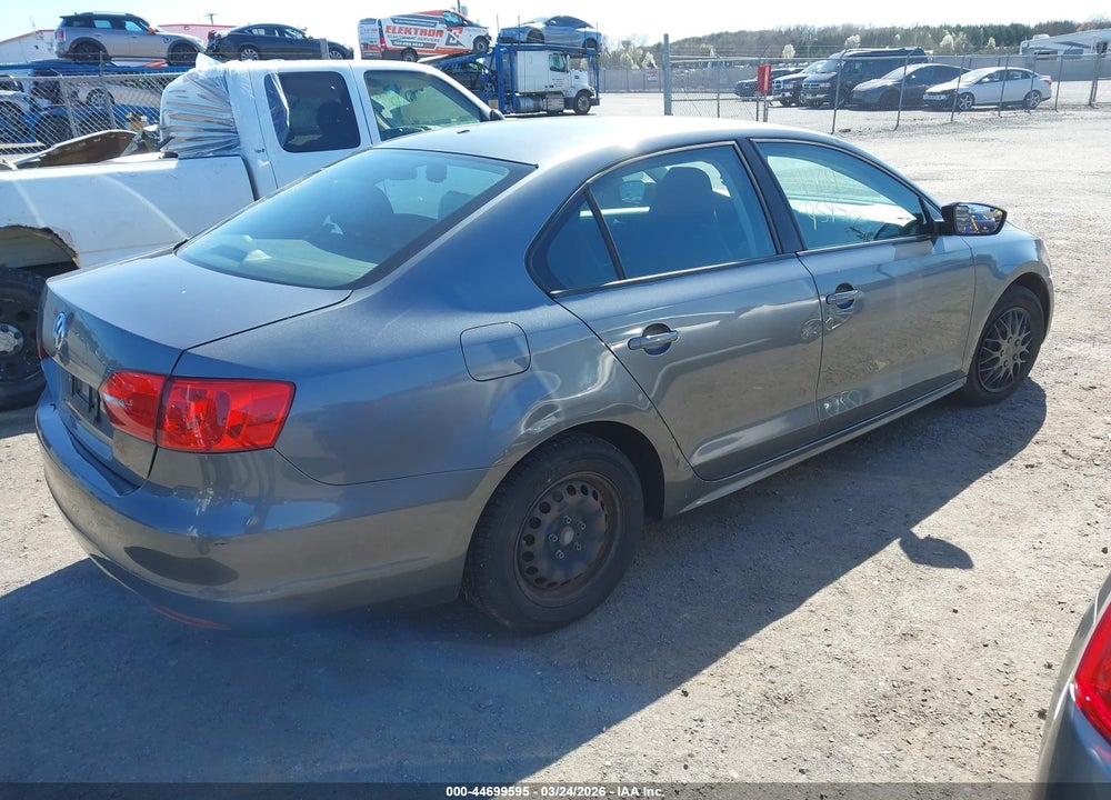 2014 VOLKSWAGEN JETTA 2.0L S VIN: 3VW2K7AJ8EM328402