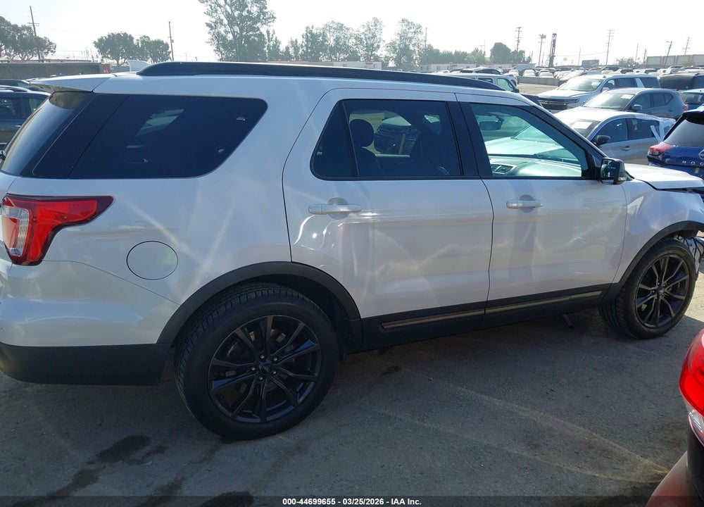 2017 FORD EXPLORER XLT VIN: 1FM5K7D83HGD90633