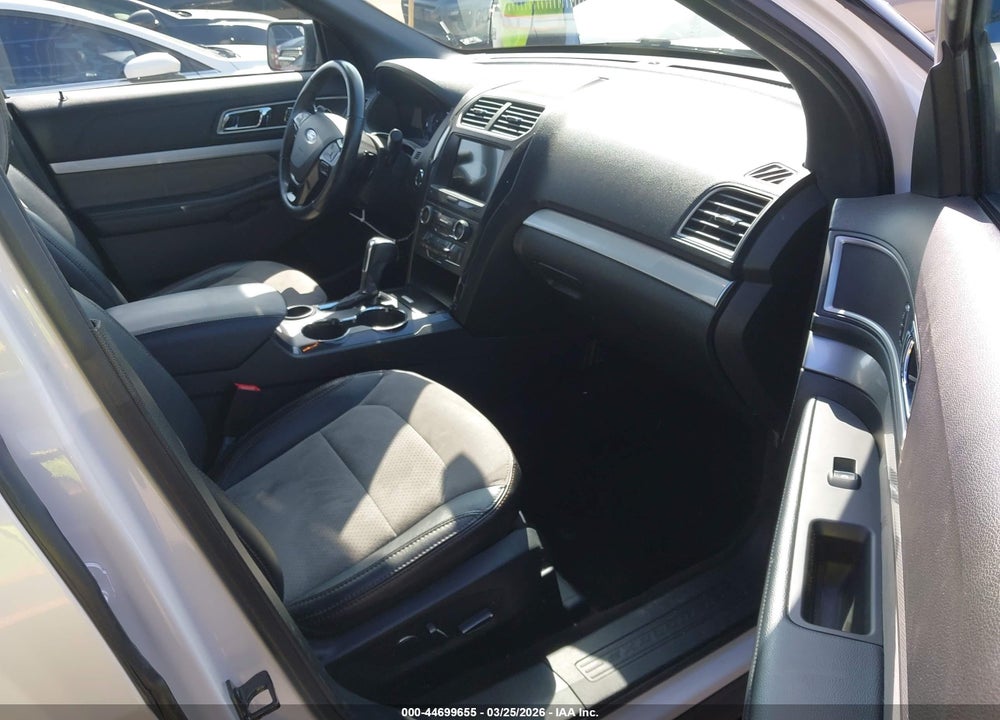 2017 FORD EXPLORER XLT VIN: 1FM5K7D83HGD90633