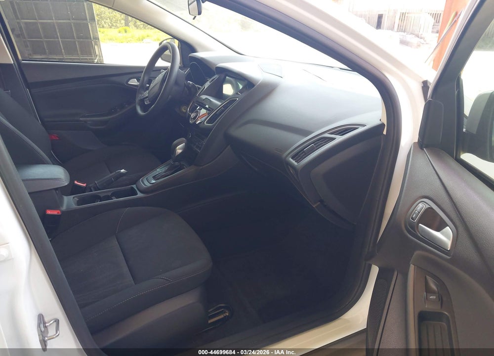2017 FORD FOCUS SEL VIN: 1FADP3M28HL282236