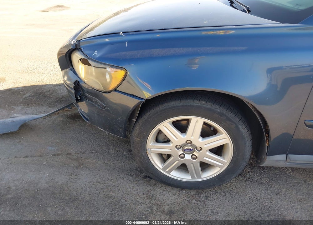 2007 VOLVO S40 2.4I VIN: YV1MS390072252100