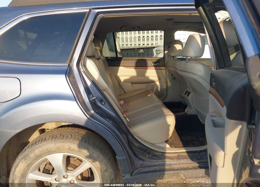 2013 SUBARU OUTBACK 2.5I LIMITED VIN: 4S4BRBLC2D3215945