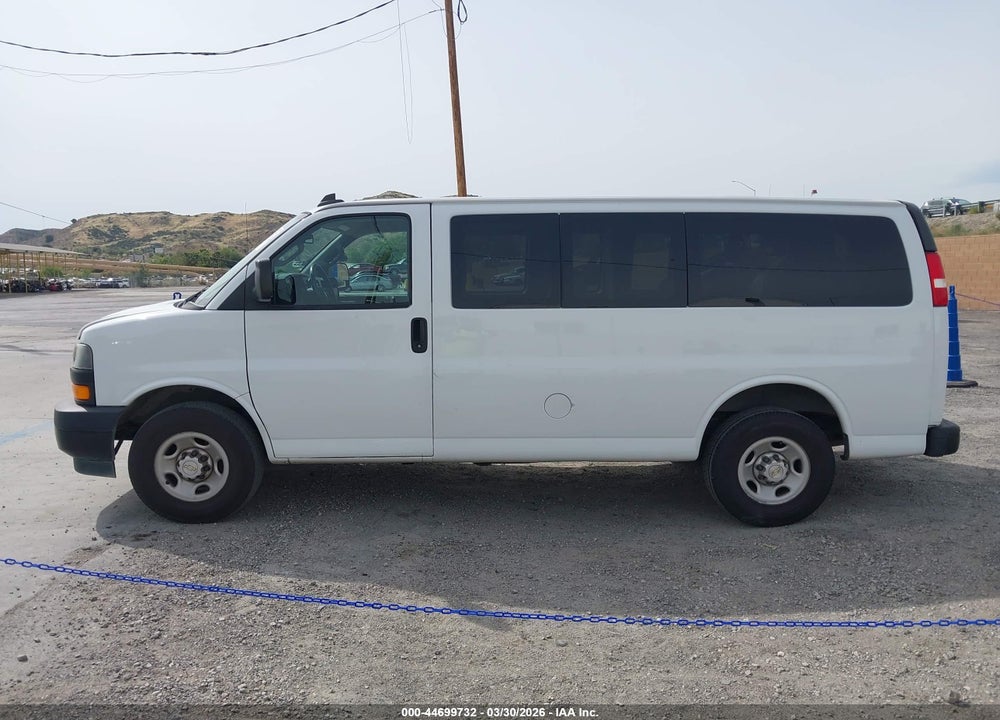 2020 CHEVROLET EXPRESS PASSENGER RWD 2500 REGULAR WHEELBASE LS VIN: 1GAWGEFG6L1235386