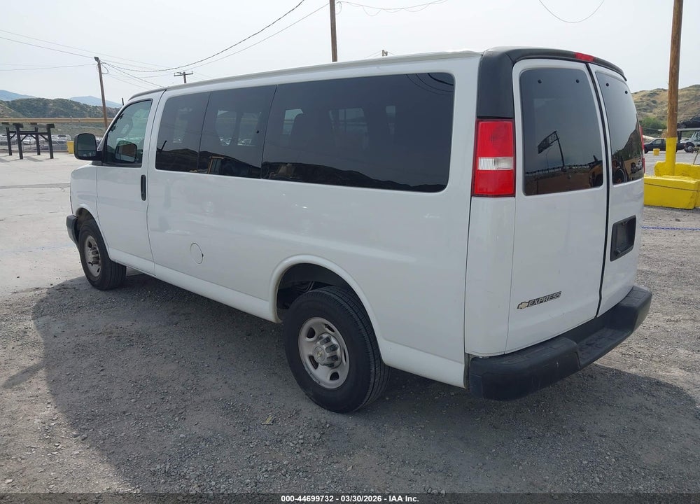 2020 CHEVROLET EXPRESS PASSENGER RWD 2500 REGULAR WHEELBASE LS VIN: 1GAWGEFG6L1235386