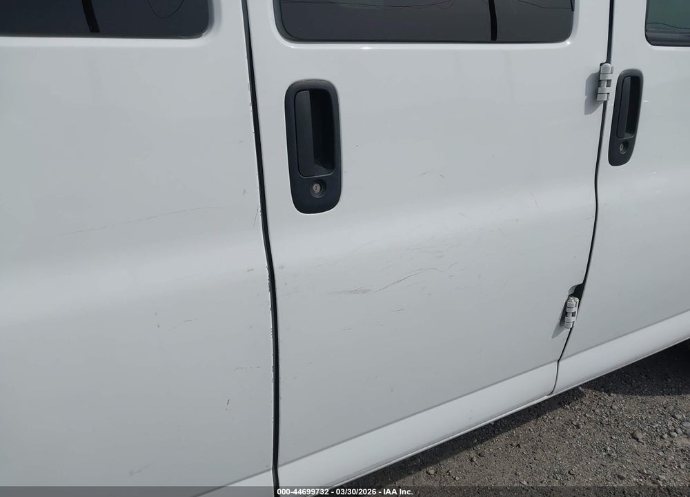 2020 CHEVROLET EXPRESS PASSENGER RWD 2500 REGULAR WHEELBASE LS VIN: 1GAWGEFG6L1235386