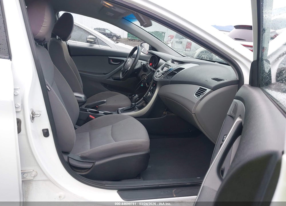 2016 HYUNDAI ELANTRA SE VIN: 5NPDH4AE9GH702858