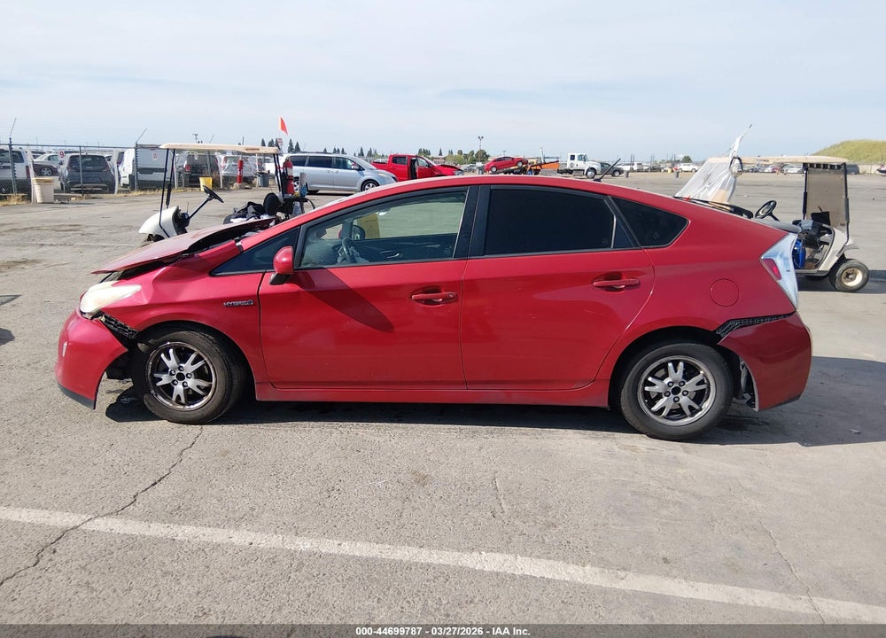 2013 TOYOTA PRIUS TWO VIN: JTDKN3DU8D1648016