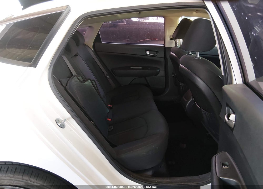 2016 KIA OPTIMA LX VIN: KNAGT4L37G5102585