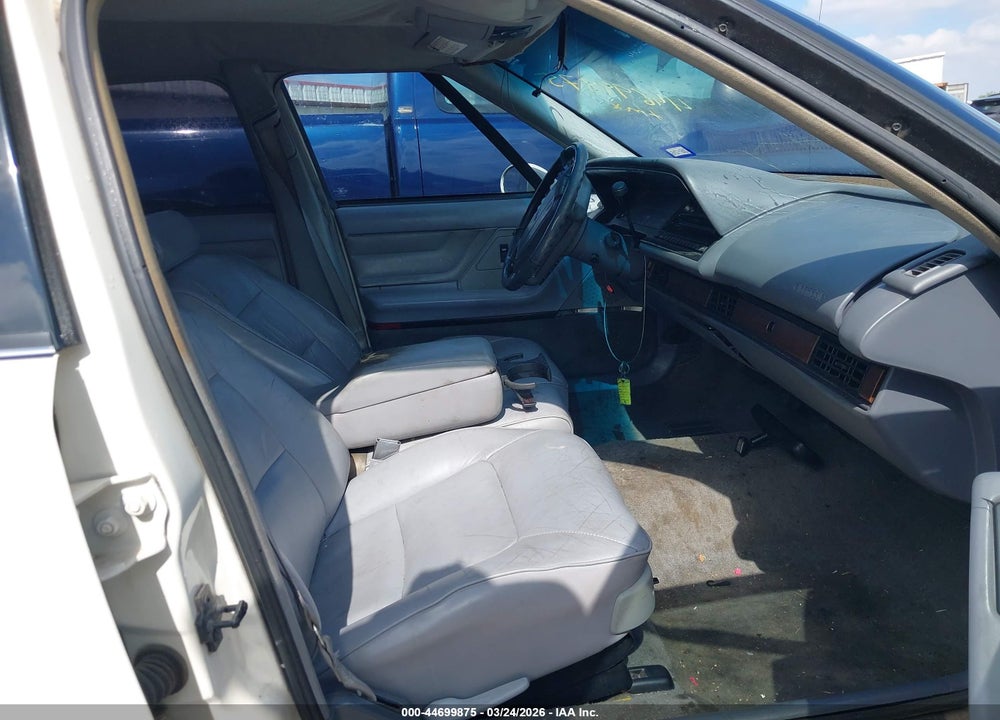 1992 OLDSMOBILE 88 ROYALE LS VIN: 1G3HY53L4NH378779