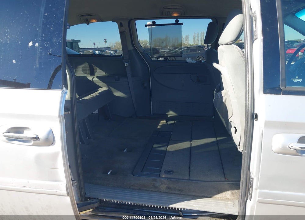 2006 DODGE GRAND CARAVAN SXT VIN: 2D4GP44L66R705215
