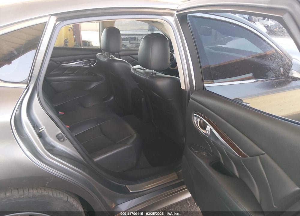 2015 INFINITI Q70 3.7 VIN: JN1BY1AP2FM540215