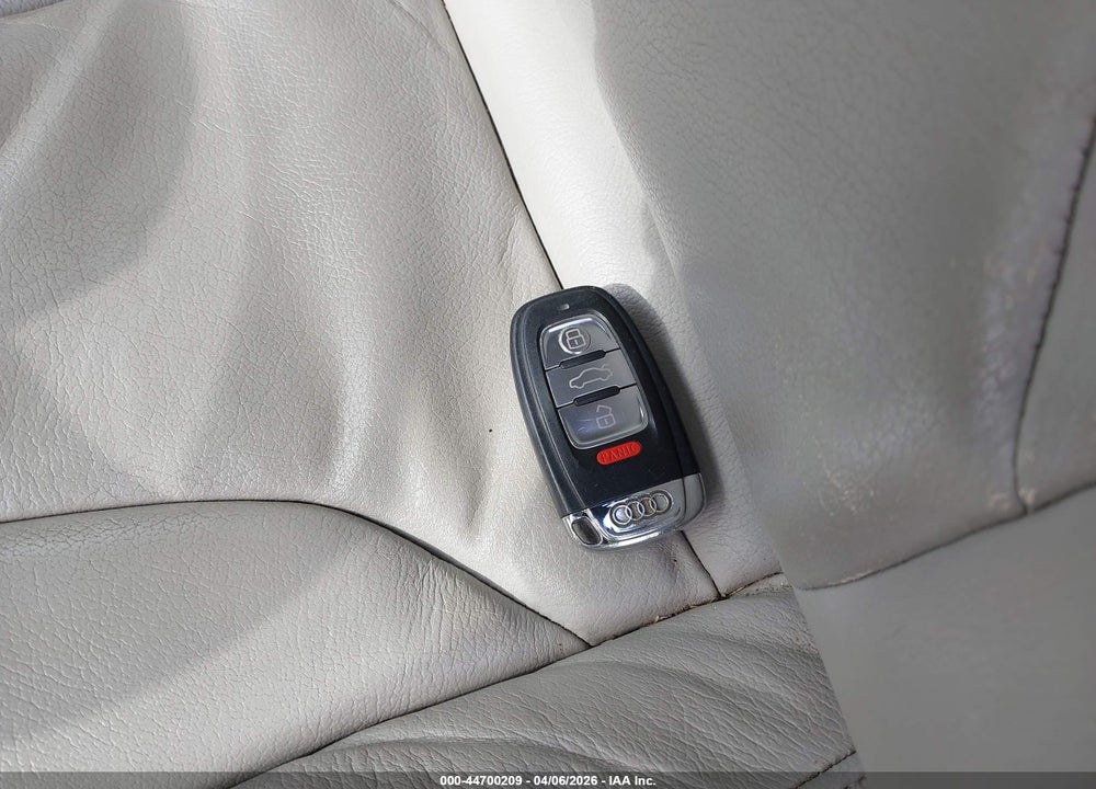 2010 AUDI A5 2.0T PREMIUM VIN: WAUJFAFH7AN025517