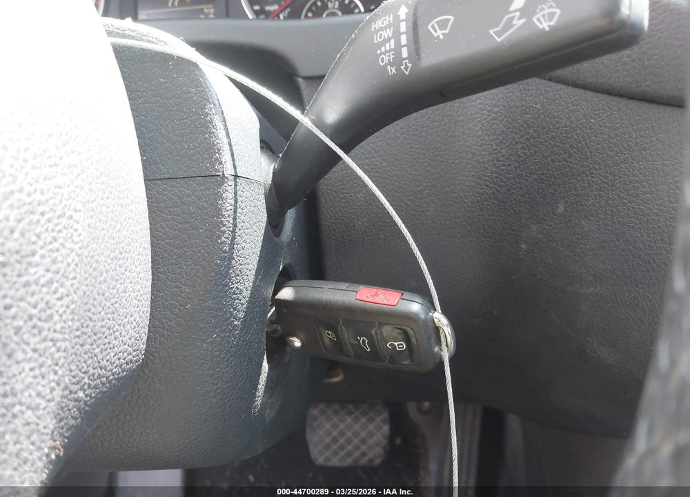 2015 VOLKSWAGEN TIGUAN S VIN: WVGAV7AXXFW564640