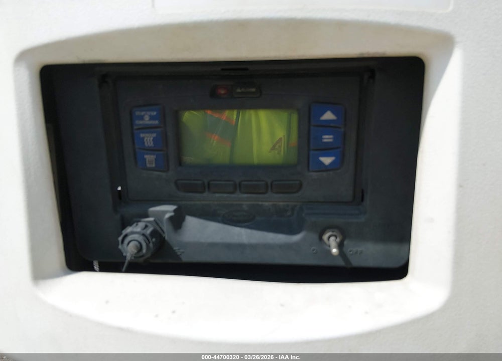 2015 UTILITY TRAILER MFG UNKNOWN VIN: 1UYVS2485FM107401
