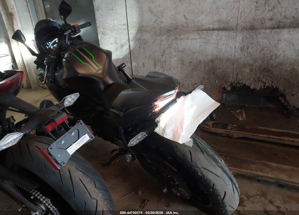 2024 KAWASAKI EX650 R VIN: ML5EXER1XRDAD5220