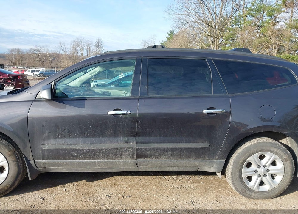 2016 CHEVROLET TRAVERSE LS VIN: 1GNKVFKD0GJ193470