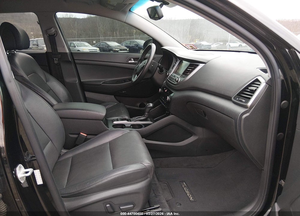 2017 HYUNDAI TUCSON LIMITED VIN: KM8J3CA27HU275524