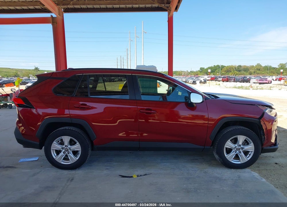 2021 TOYOTA RAV4 XLE VIN: 2T3W1RFV1MW141756