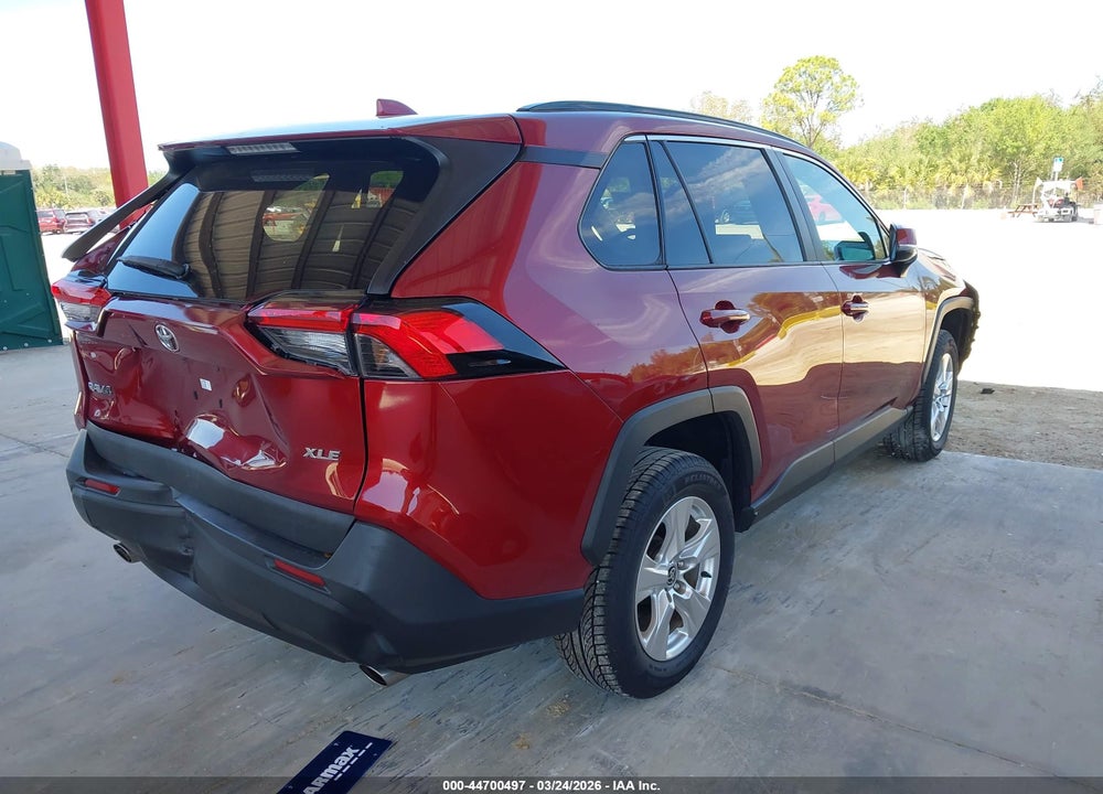 2021 TOYOTA RAV4 XLE VIN: 2T3W1RFV1MW141756
