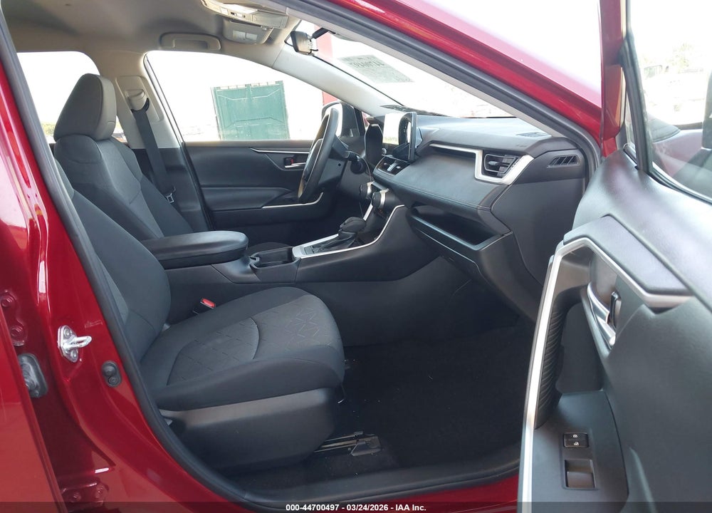 2021 TOYOTA RAV4 XLE VIN: 2T3W1RFV1MW141756