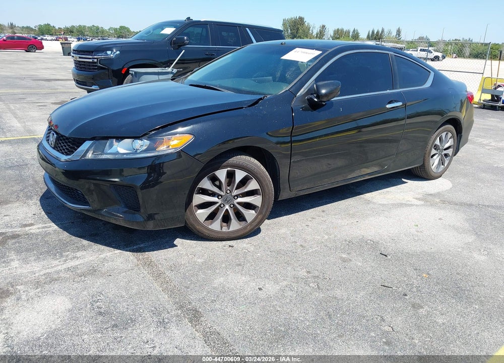 2014 HONDA ACCORD LX VIN: 1HGCT1B39EA009641