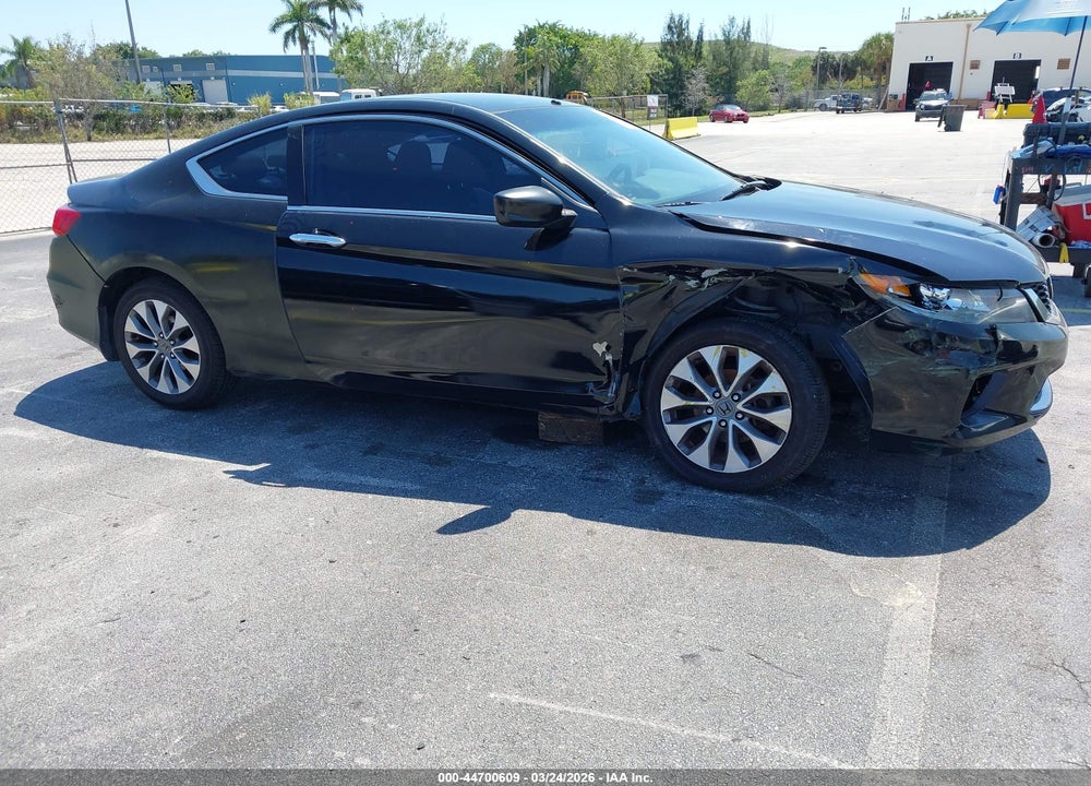 2014 HONDA ACCORD LX VIN: 1HGCT1B39EA009641