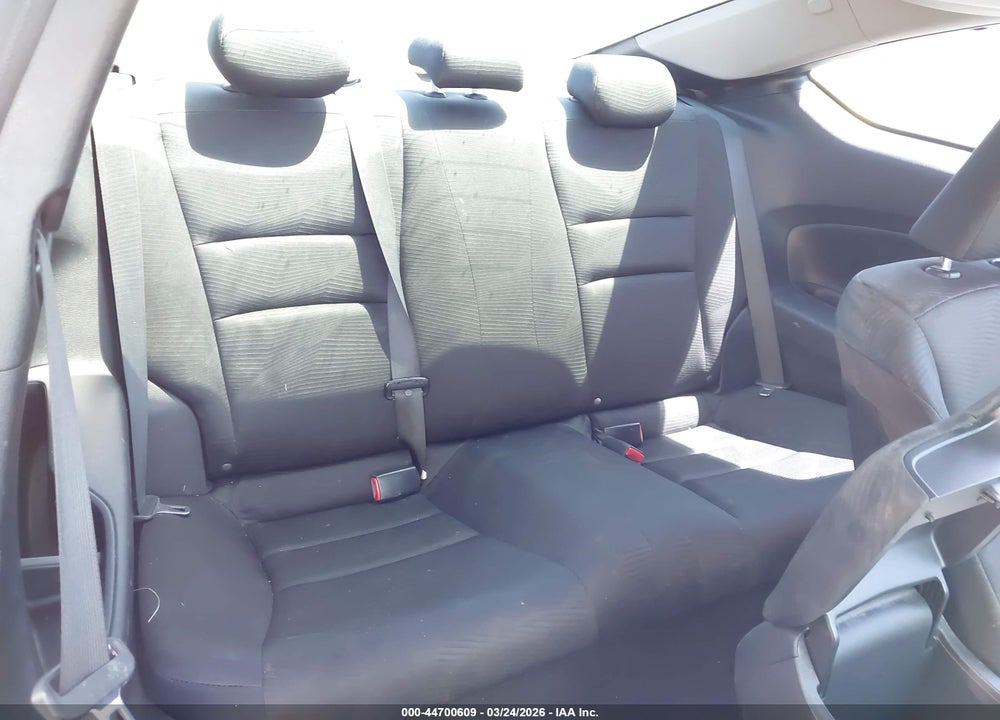 2014 HONDA ACCORD LX VIN: 1HGCT1B39EA009641