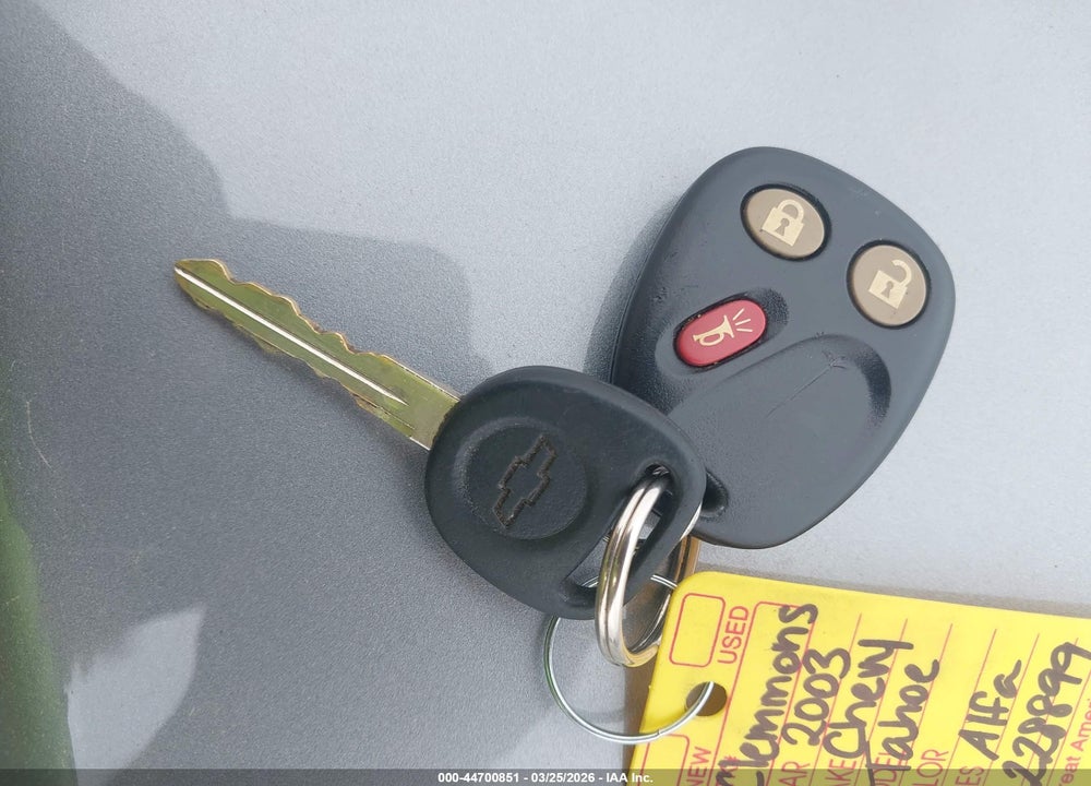 2003 CHEVROLET TAHOE LS VIN: 1GNEC13V83J236458