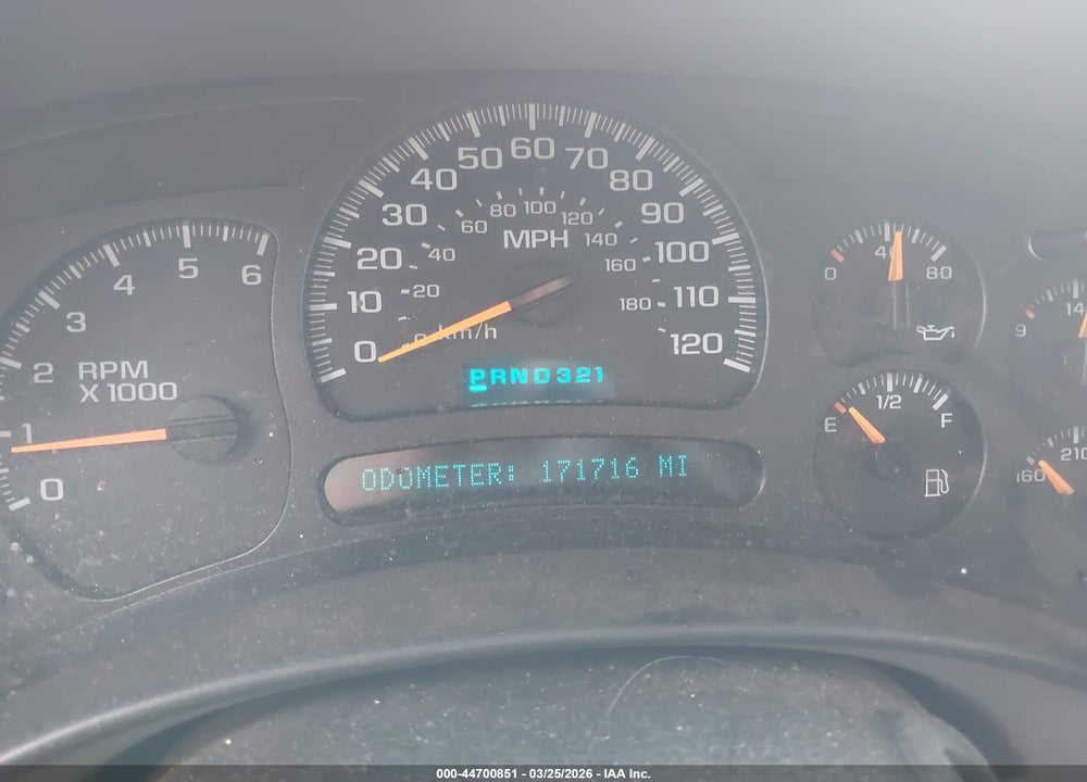 2003 CHEVROLET TAHOE LS VIN: 1GNEC13V83J236458