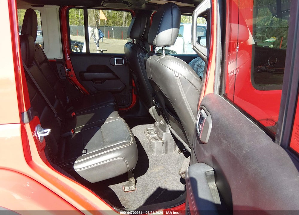 2019 JEEP WRANGLER UNLIMITED SAHARA VIN: 1C4HJXEN4KW644288
