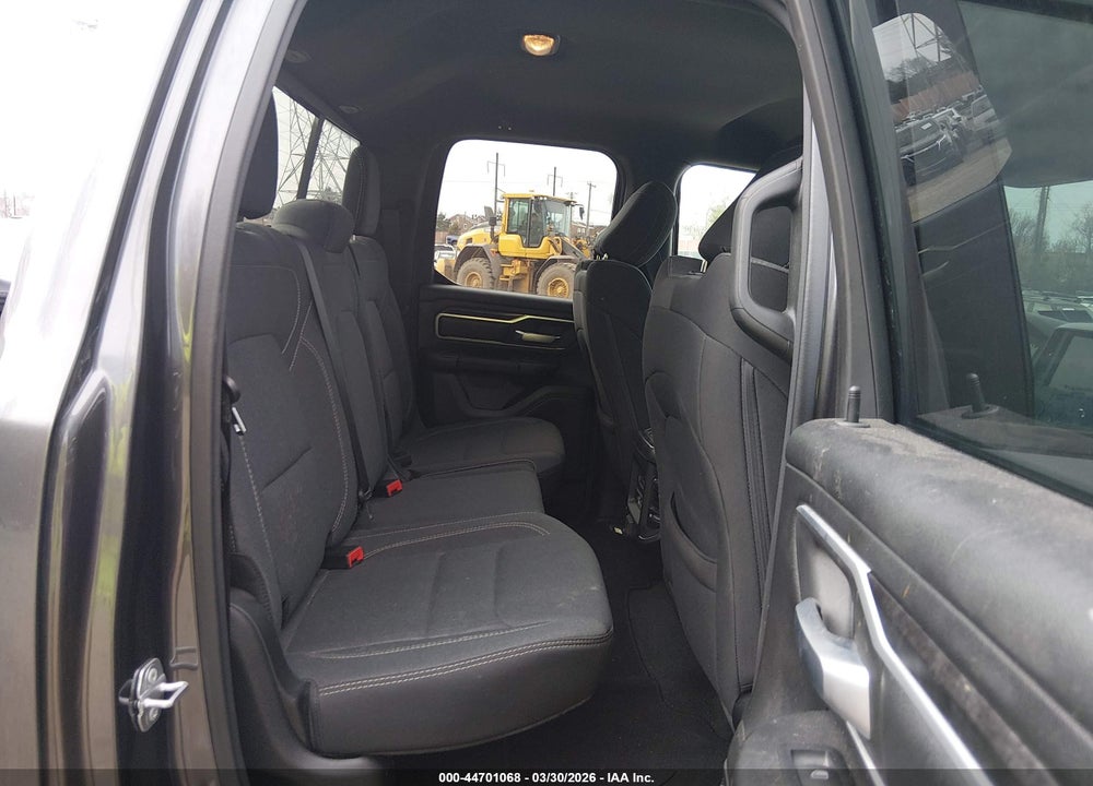 2022 RAM 1500 BIG HORN  4X4 6'4 BOX VIN: 1C6RRFBG1NN240251